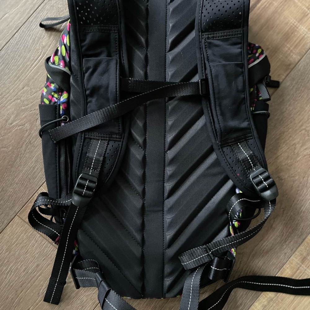 NWOT-LULULEMON Run All Day Backpack II SEAWHEEZE 2021 To The Beat Raspberry TBPH